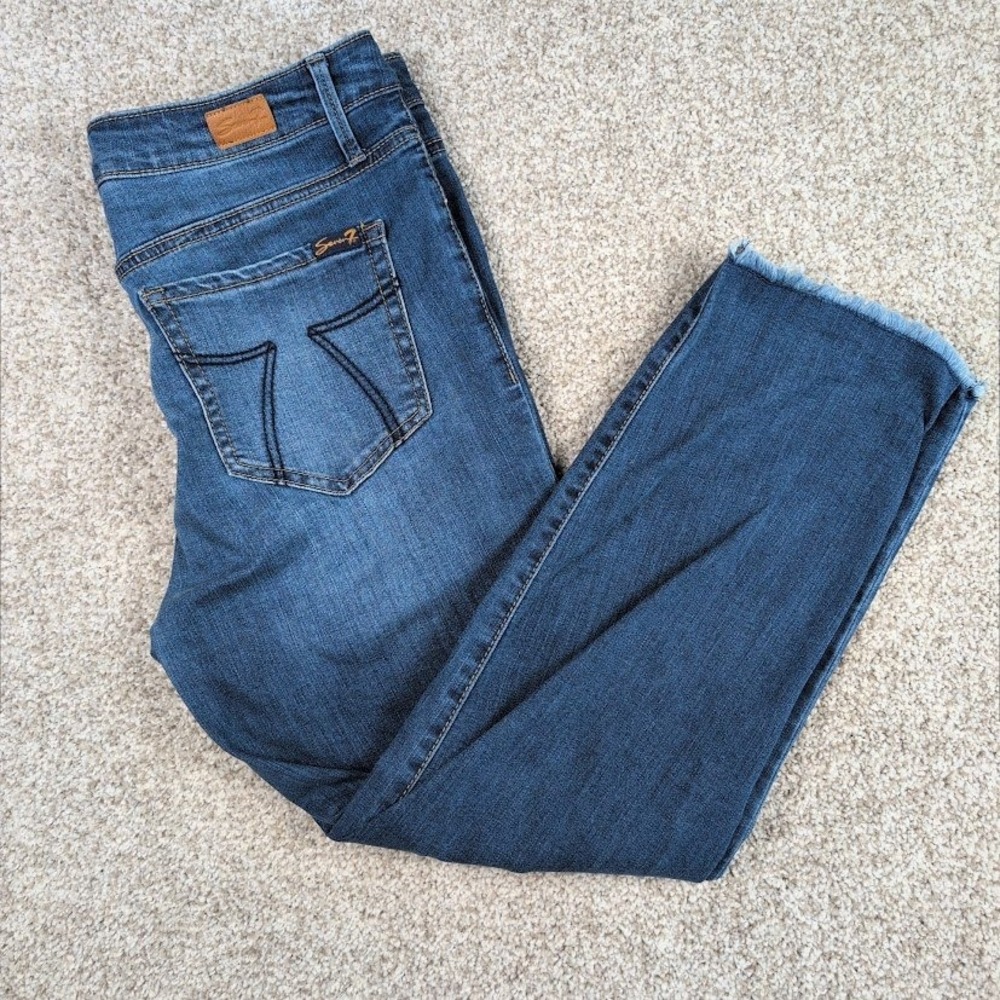 Seven7 Women's Classic Blue Cropped Jeans